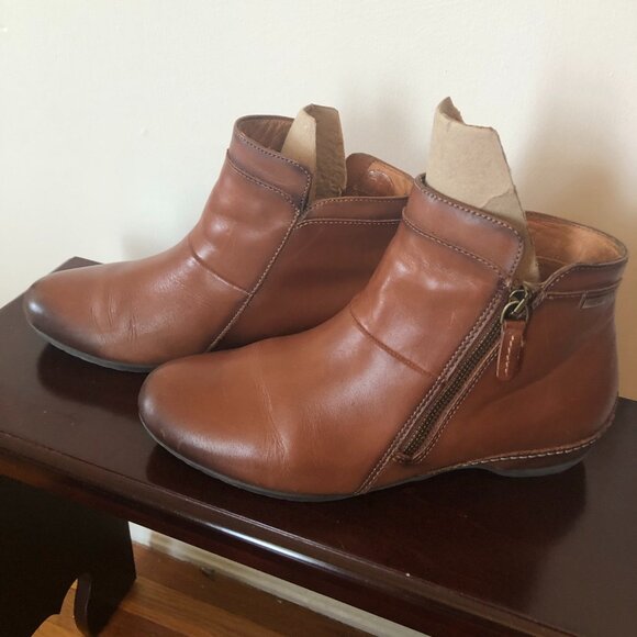 PIKOLINOS Shoes - Pikolinos Women's Venezia Boot Size EU38 M US7.5-8